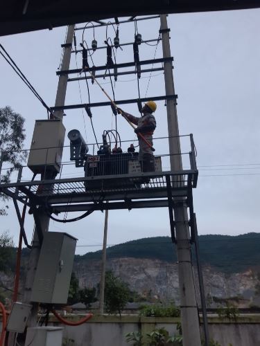 PC Hà Tĩnh tăng cường kiểm tra, xử lý khiếm khuyết trên lưới điện